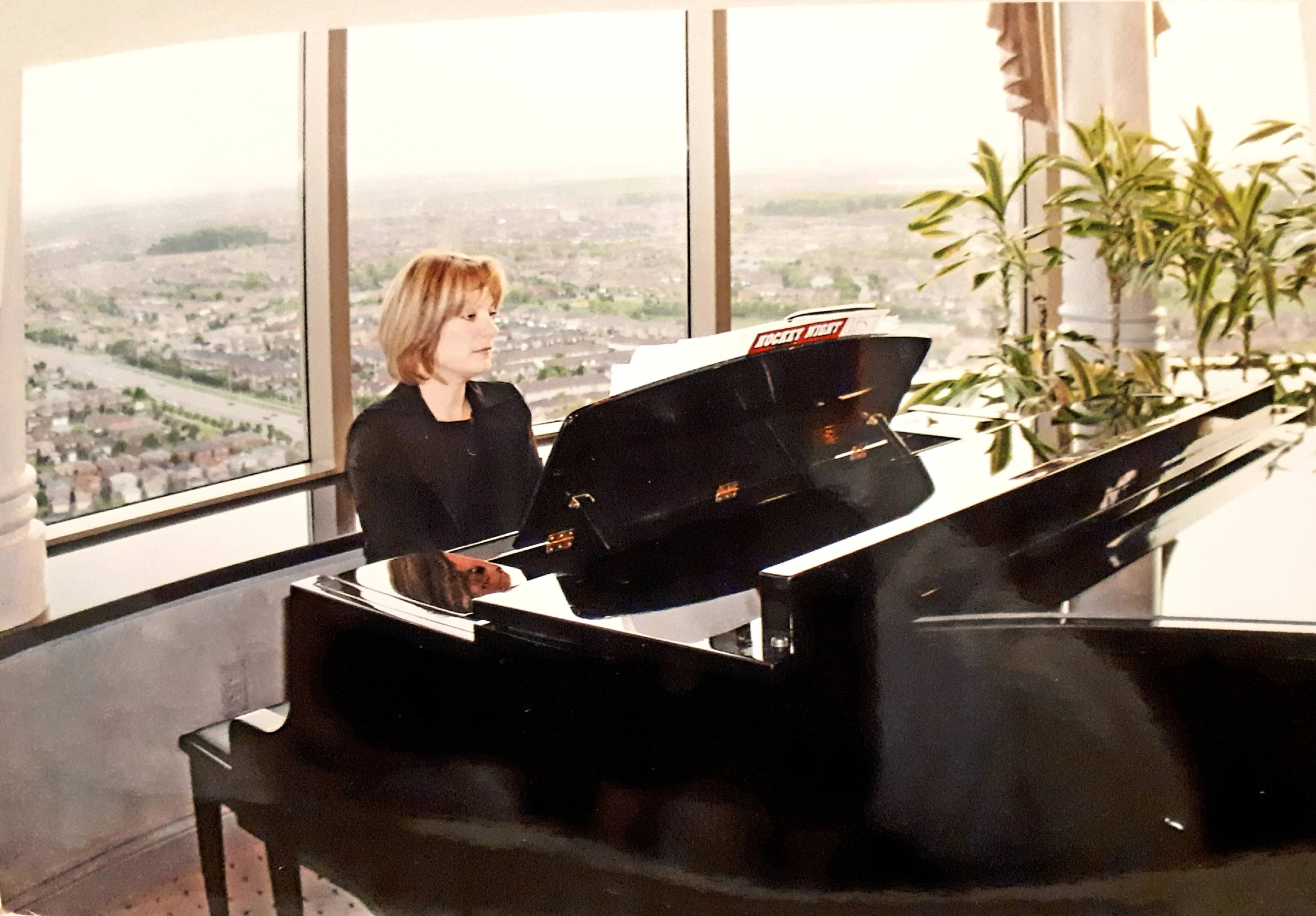 Vida Piano School gallery performance